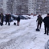 Снежный субботник объединил жильцов и управляющую компанию